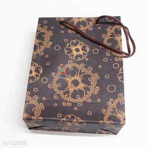 Vintage flower pattern paper gift bag