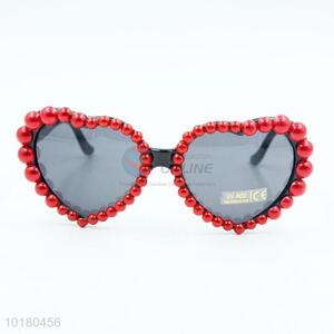 Red pearl loving heart shaped sunglasses