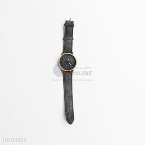 Classic design sport watch with canvas strap