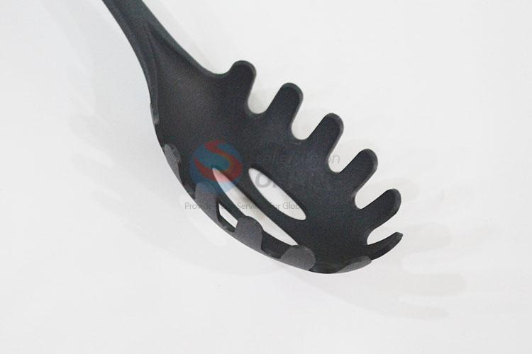 New arrival black plastic spaghetti spoon/rake