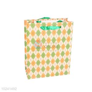 Popular Gift Bag/Paper Packing Bag with Green Ribbon Handle