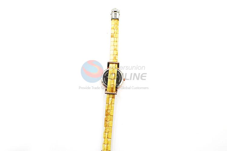 Good Quality Yellow Wrist Watch with Leathern Watchband for Sale