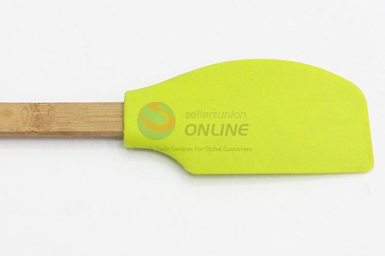 Low price new style green silicone scraper