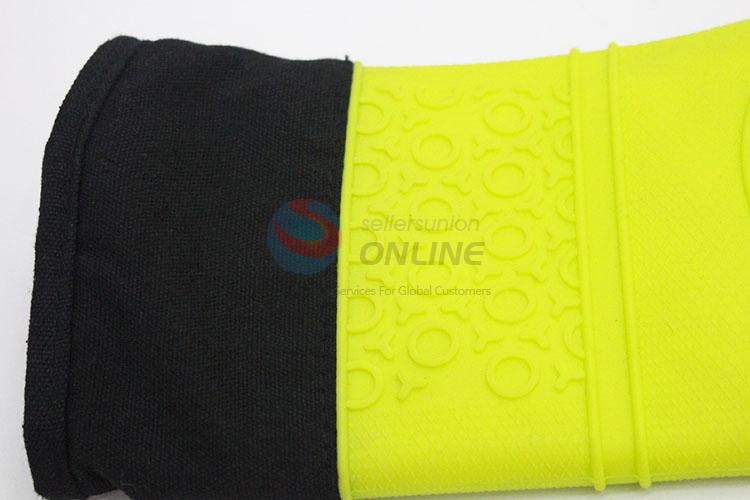 Wholesale low price best yellow&black microwave oven mitt