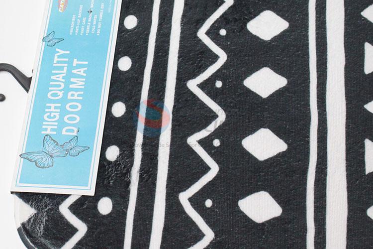 High Sales Plastic Black Color Geometric Pattern Flannel Door Mat Floor Mat