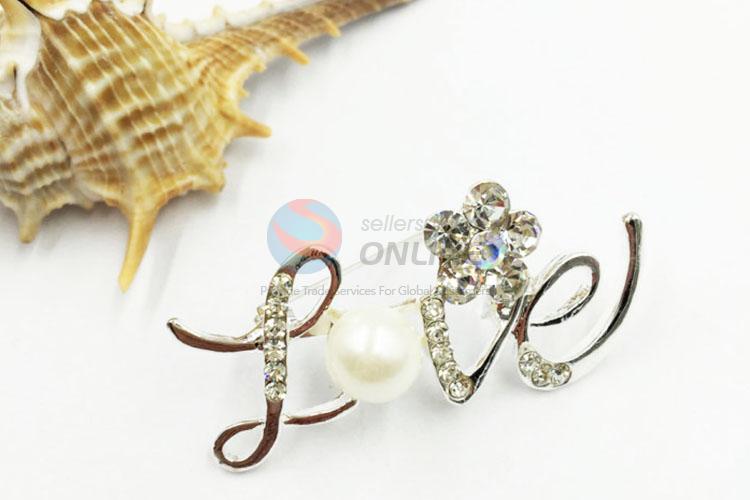 Beautiful Women Rhinestone Brooch/Breastpin in LOVE Shape