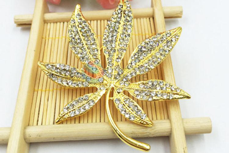 Maple Leaf Shaped Beautiful Women Rhinestone Brooch/Breastpin