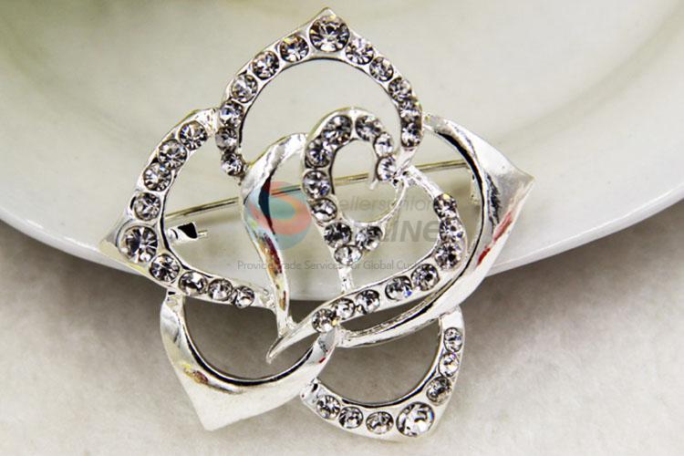 Flower Shaped Luxury Rhinestone Brooch for Ladies