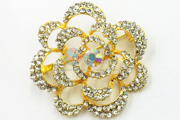 Flower Shaped Fancy Crystal Brooch Metal Breastpin for Decoration