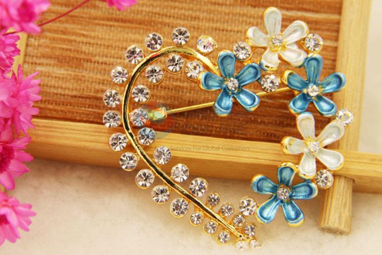 Elegant Decorated Crystal Rhinestone Brooch in Heart Shape