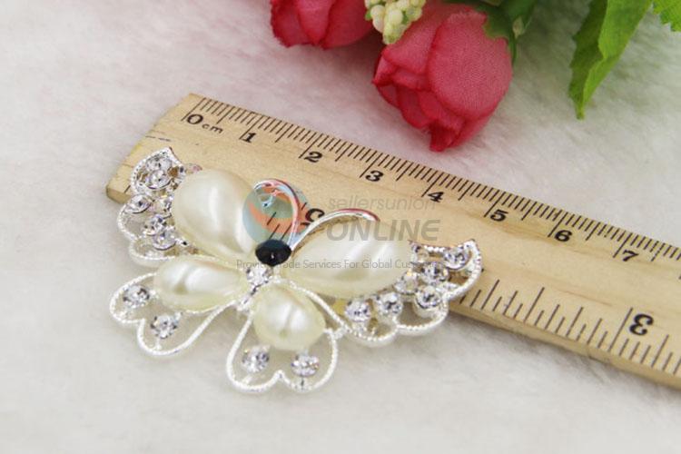 Butterfly Shaped Elegant Decorated Crystal Rhinestone Brooch with Pearls