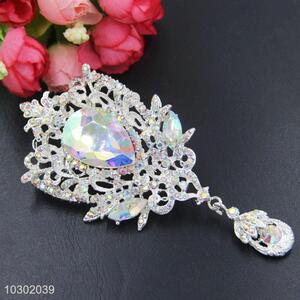 Factory Direct Elegant Decorated Crystal Rhinestone Brooch