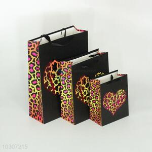 Multi-size Paper Gift Bag with Heart Pattern