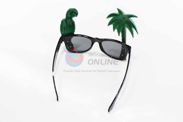 Tree and Parrot Fashion Party Glasses