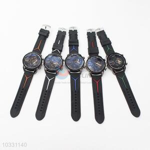 New Fashion High Quality Mens Watch with Silicone Strap