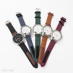 Factory Price China Supply Mens Watch with Silicone Strap