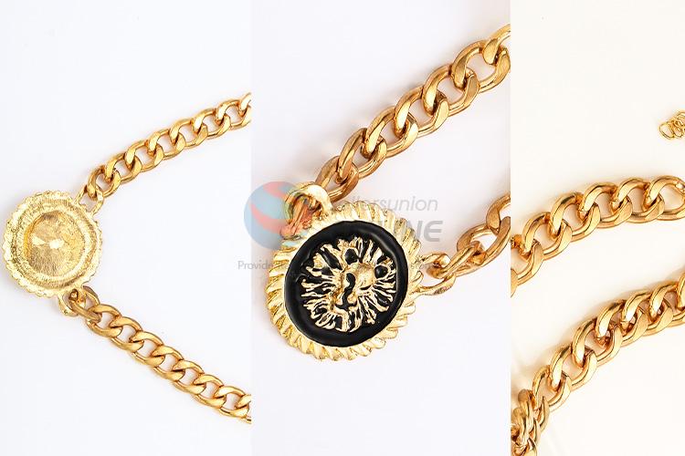 China manufacturer low price lion head short necklace