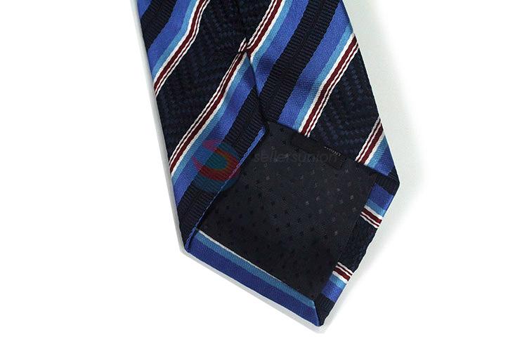 Delicate good quality printed necktie for gentlemen