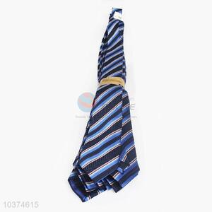 Delicate good quality printed necktie for gentlemen