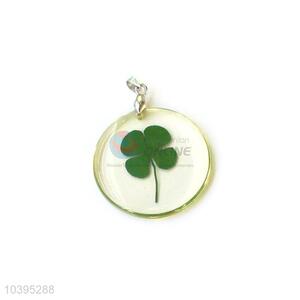 Popular Four-Leaf Clover Pendant With Gold Chain