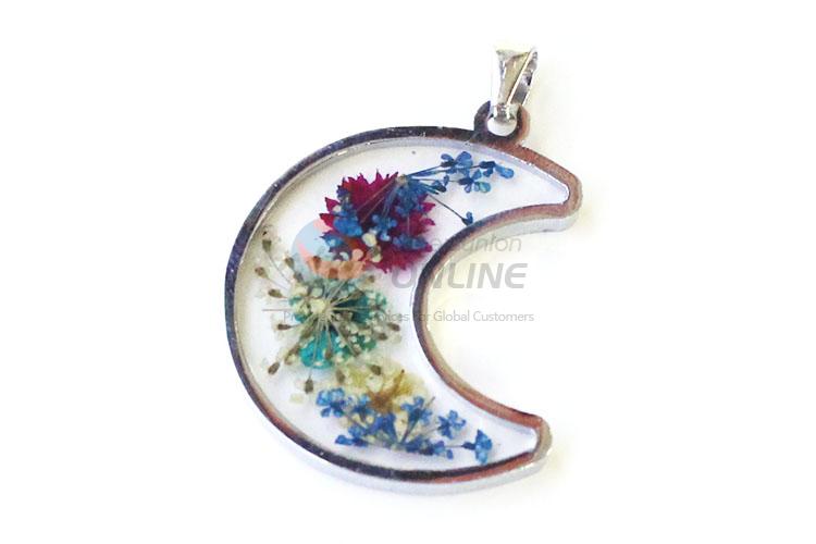 Custom Moon Shape Zinc Alloy Pendant With Gold Chain