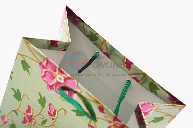 Low price new arrival laser laminated gift bags with handles