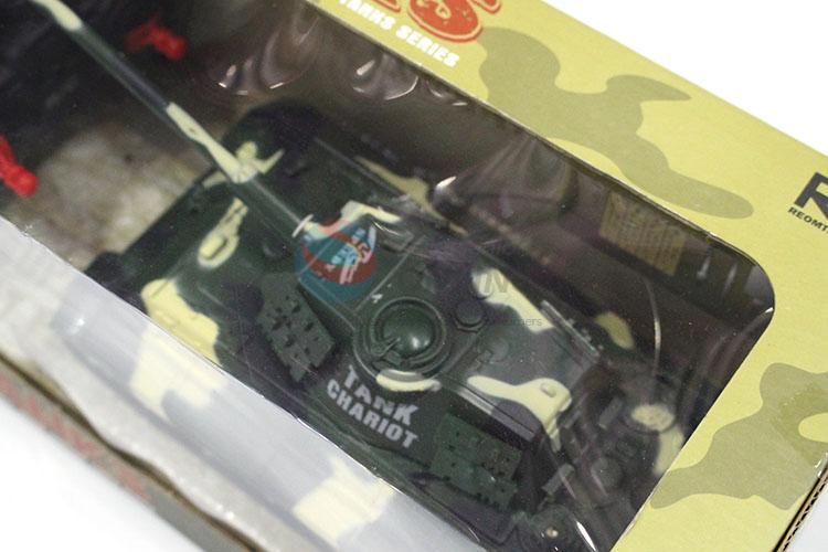 Most Fashionable 4 Channels R/C Land Rover Tank with Battery for Sale