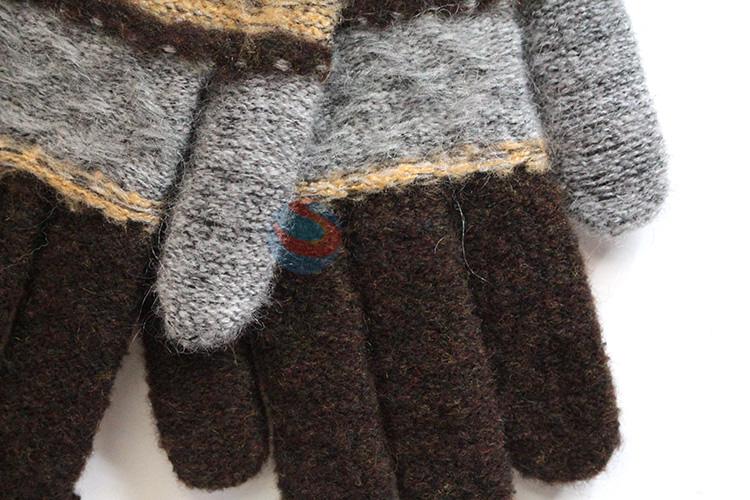 Super quality low price warm knitted gloves for adults