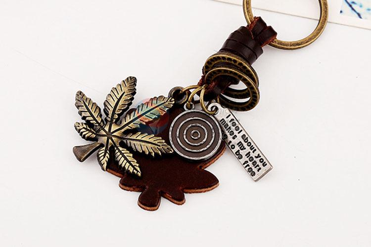 Zinc Alloy Key Chain/Key Ring with Maple Leaf