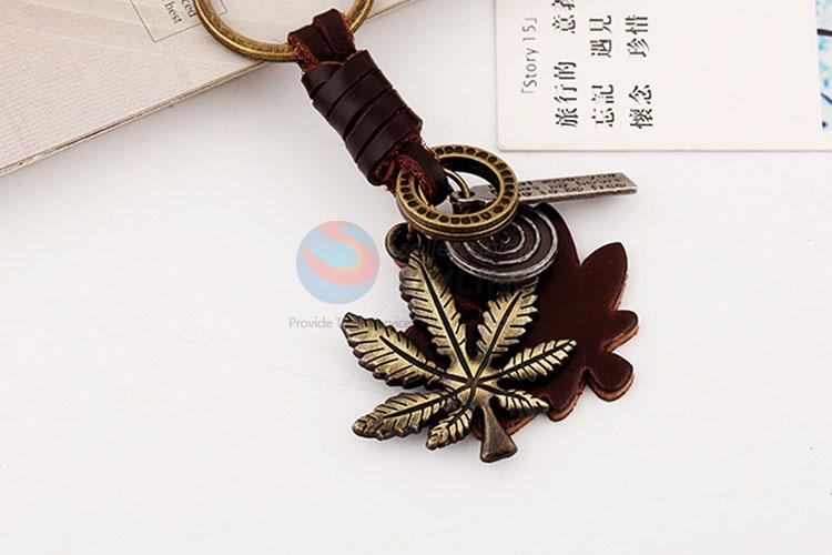 Zinc Alloy Key Chain/Key Ring with Maple Leaf