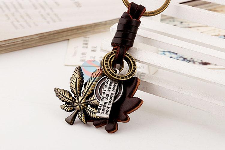 Zinc Alloy Key Chain/Key Ring with Maple Leaf