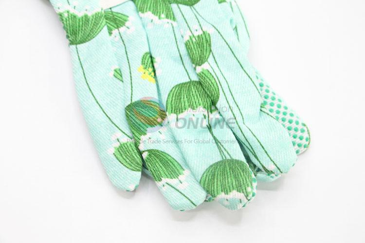 Comfortable Green Color Waterproof Gloves Working Safety Gloves