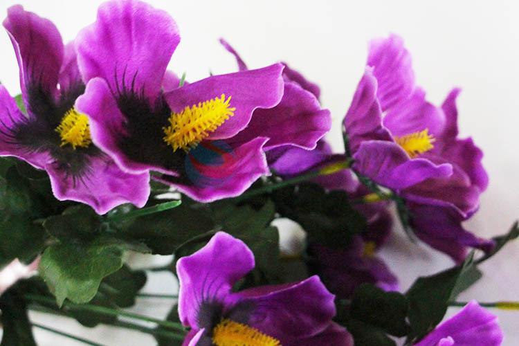 Wholesale A Bunch of Purple Color Vivid Fake Flower