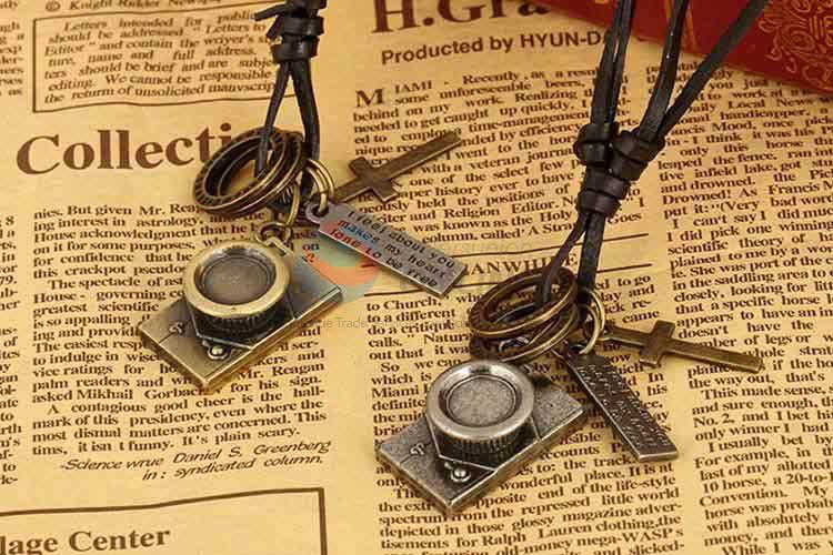 High quality promotional vintage alloy pendant cowhide necklaces