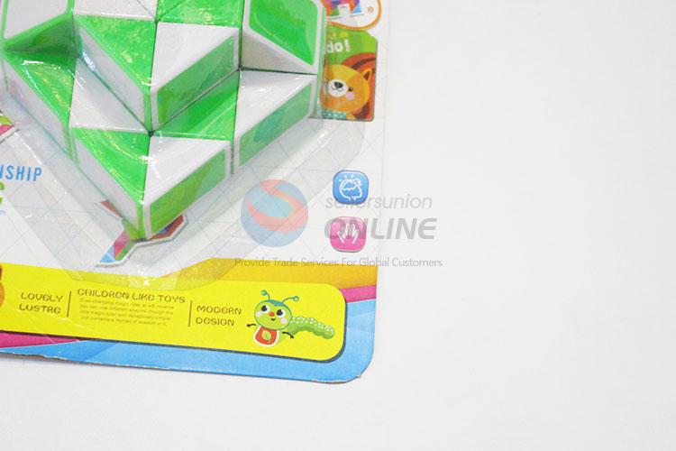 New Customized Green and White Color Educational Speed Heart Shpaed Twist Cube Puzzle Toys