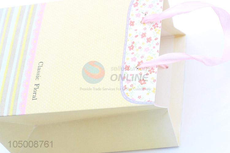 Low price printed ivory board gift bag with handle