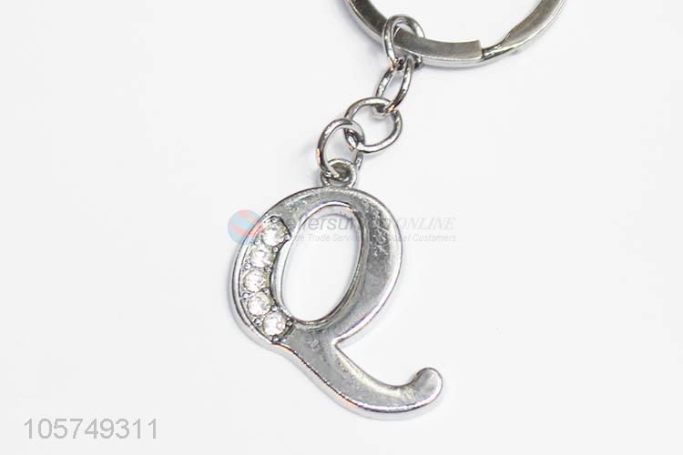 China factory custom letter Q shape zinc alloy key chains metal keyrings