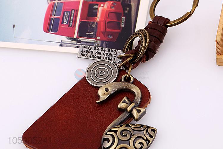 Factory wholesale personalized alloy pendant retro swan leather key chain