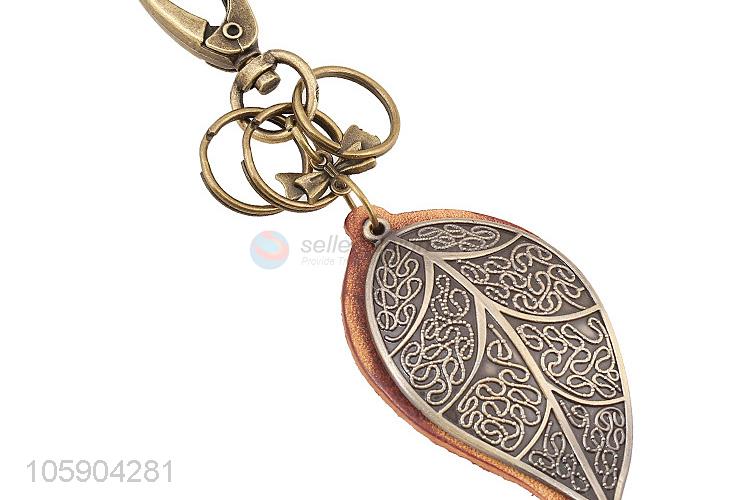 Factory price personalized alloy pendant retro leaf leather key chain