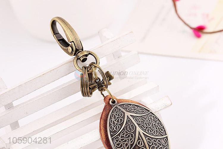 Factory price personalized alloy pendant retro leaf leather key chain