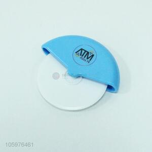 High quality plastic blade easily cuts plastic pizza cutter