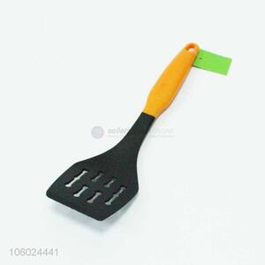 Cheap Promotional Nylon Leakage Shovel