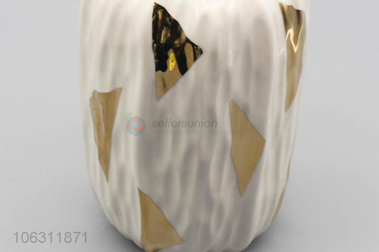 Promotional modern design triangle pattern ceramic vase