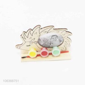 Low price children educational hedgehog shaped board handmade coloring board