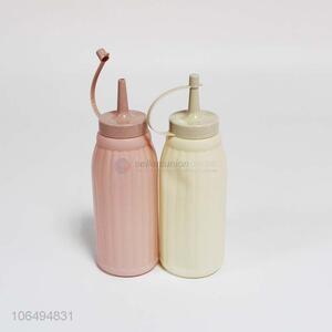 Good quality kitchen supplies 2pcs plastic oil bottles