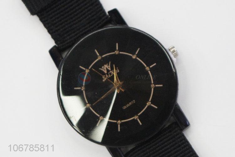 High Quality Ladies Large Dial Watch With Cloth Watchband