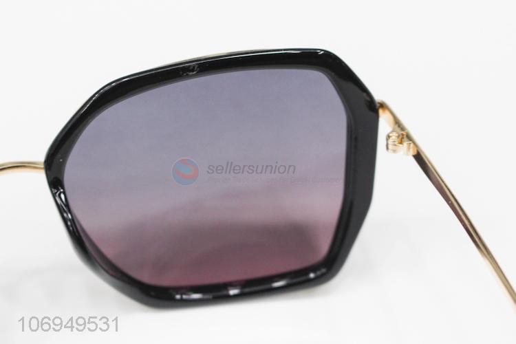 New design fashion custom logo uv400 sunglasses for adults