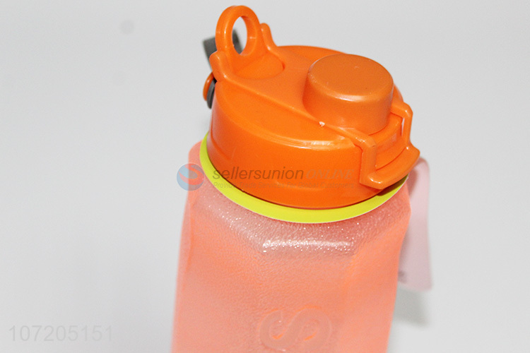 塑料水壶