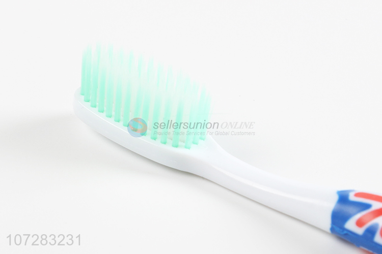 Wholesale cheap colorful fashion home use plastic adult toothbrush