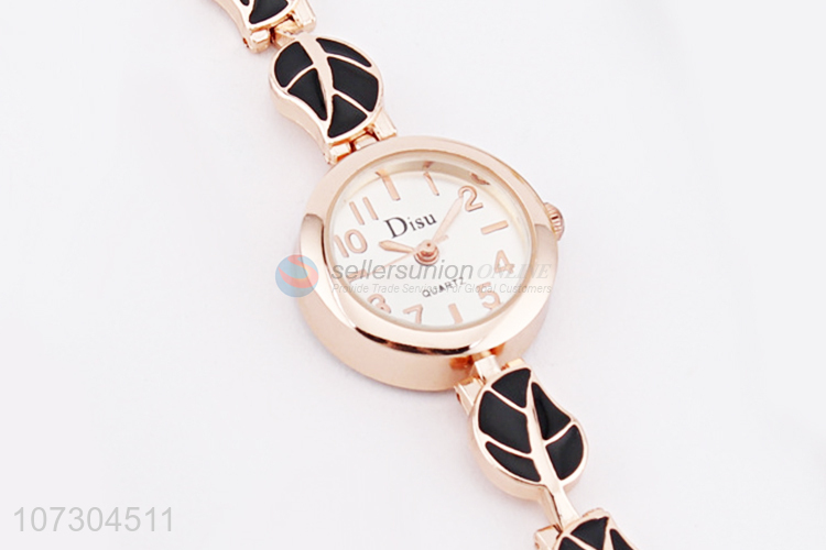 New Design Round Dial Alloy Watch For Ladies